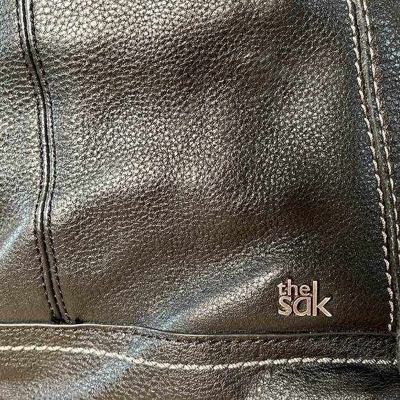 The Sak black leather cross body bag with adjustable shoulder strap and pad - Picture 4 of 12